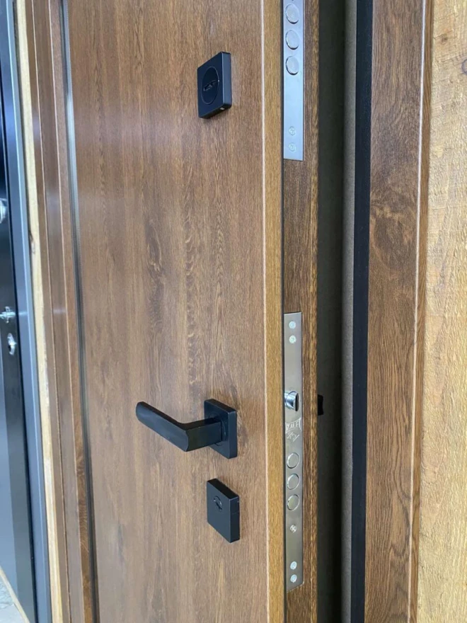 "Redfort" модель Крона зі склопакетом - Двері в наявності на складі