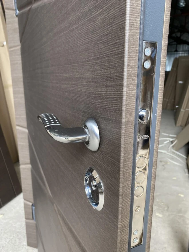 "Redfort" модель Графіка - Двері в наявності на складі