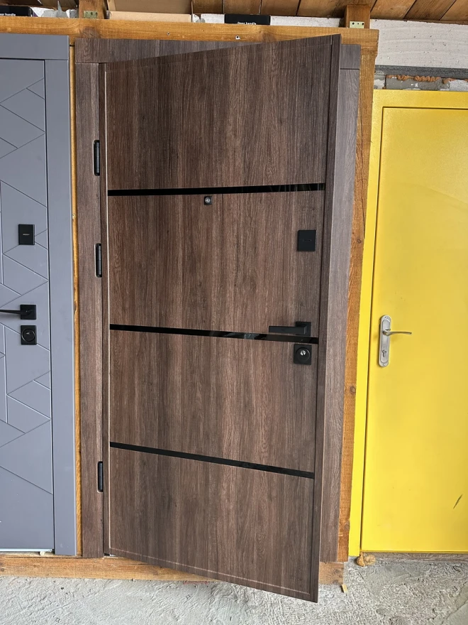 "Redfort" модель Смоук - Двері в наявності на складі