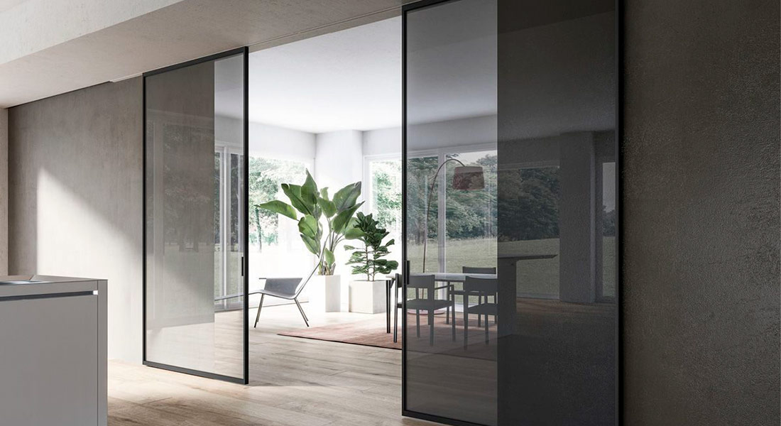 Скляні міжкімнатні двері: стильне рішення для сучасного інтер'єру