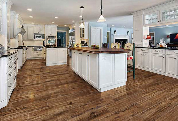 Ламінат для кухні: як вибрати стійкий до вологи та зносу варіант