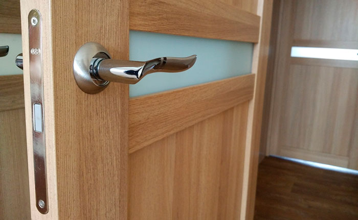 Дефекты дверей: как распознать и что делать?