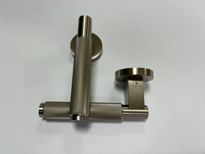 ILAVIO 2411 - никель - Ручки