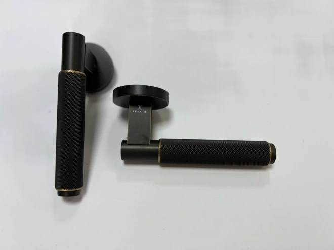 ILAVIO 2411 - тёмная бронза - Ручки