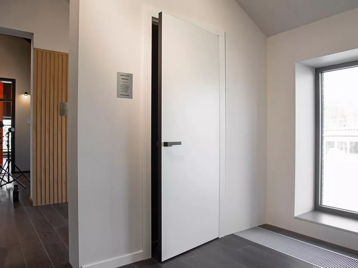 Plato з чорним алюмінієвим торцем